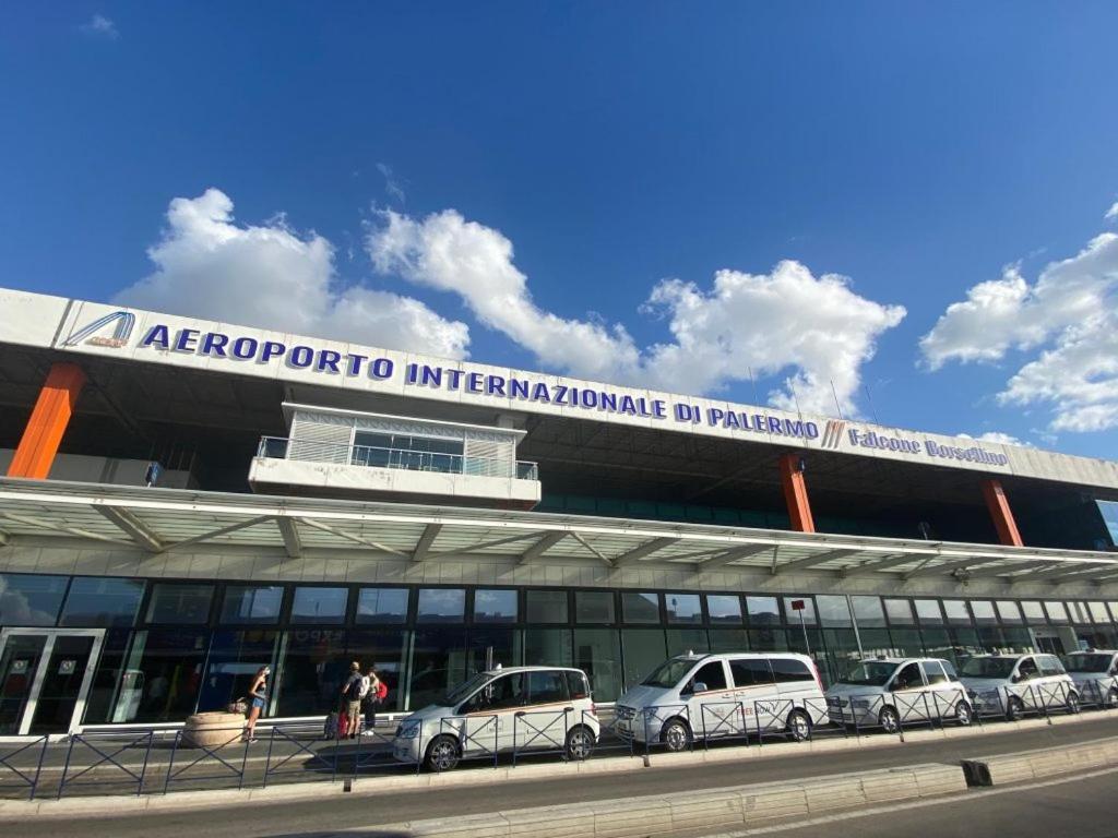 Hikkara Home Airport, Sea And Beach 카리니 외부 사진